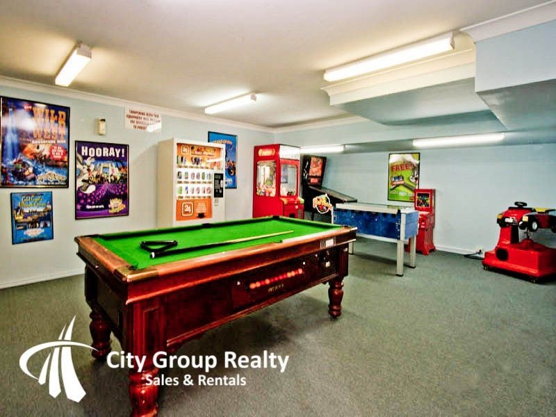 1 Great Hall Drive, Miami QLD 4220