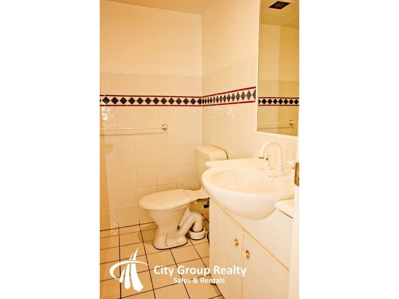 1 Great Hall Drive, Miami QLD 4220