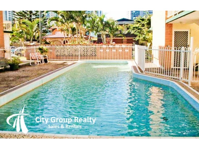 18 Tarcoola Crescent, Chevron Island QLD 4217