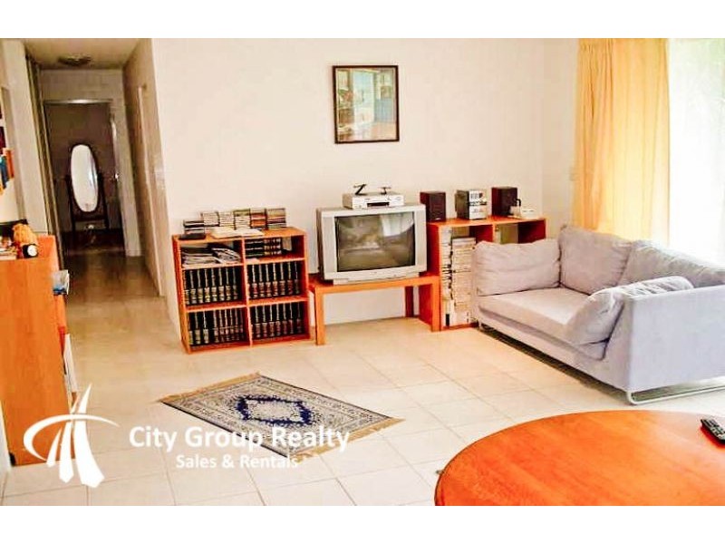 18 Tarcoola Crescent, Chevron Island QLD 4217