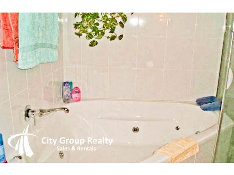 18 Tarcoola Crescent, Chevron Island QLD 4217