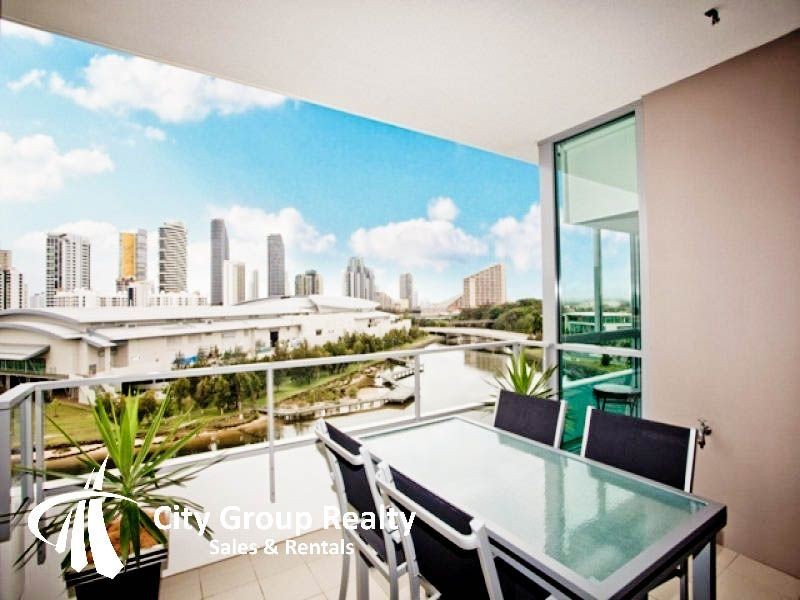 33 T E Peters Drive, Broadbeach QLD 4218