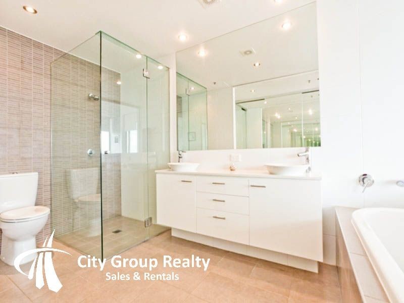 33 T E Peters Drive, Broadbeach QLD 4218