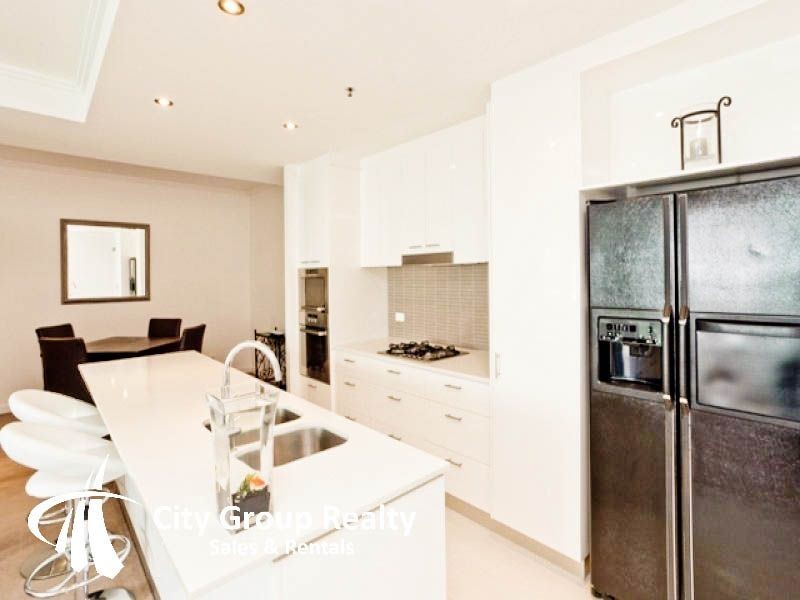 33 T E Peters Drive, Broadbeach QLD 4218