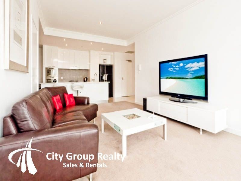 33 T E Peters Drive, Broadbeach QLD 4218