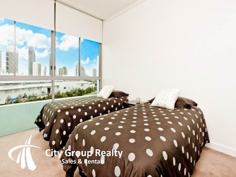 33 T E Peters Drive, Broadbeach QLD 4218