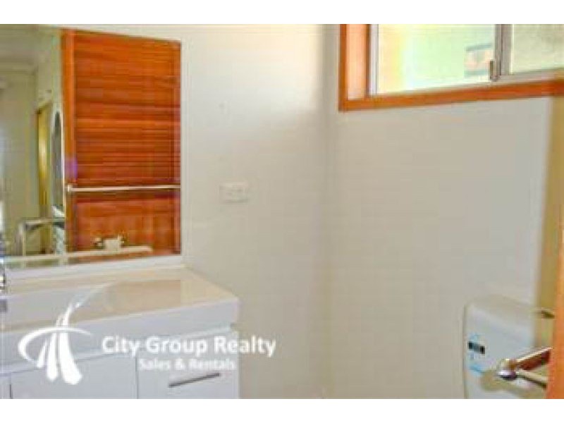 Broadbeach Waters QLD 4218