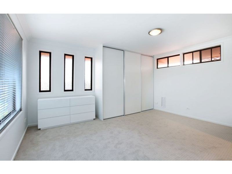 Broadbeach Waters QLD 4218