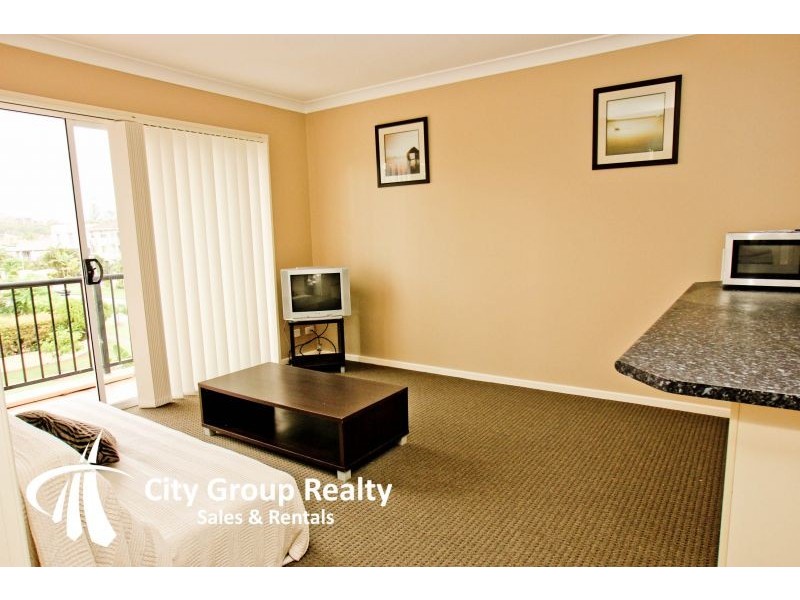 15 Surf Street, Mermaid Beach QLD 4218