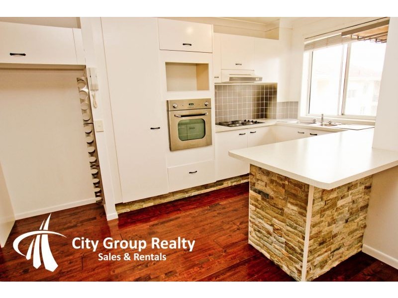 300 The Esplanade, Miami QLD 4220