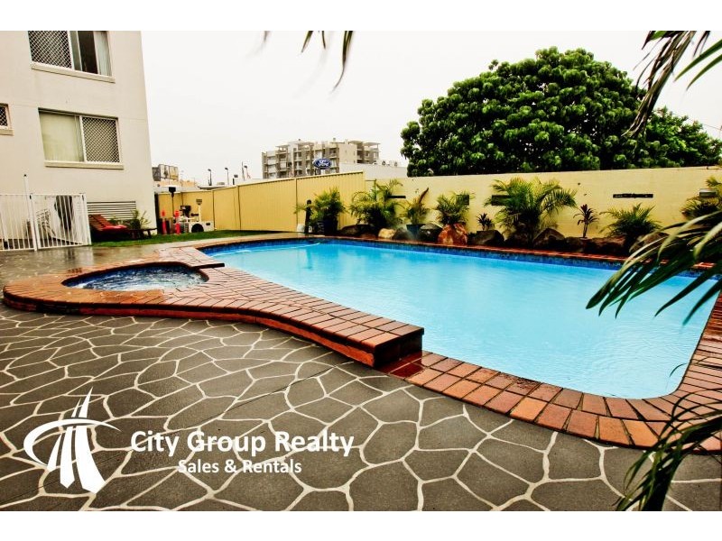 300 The Esplanade, Miami QLD 4220