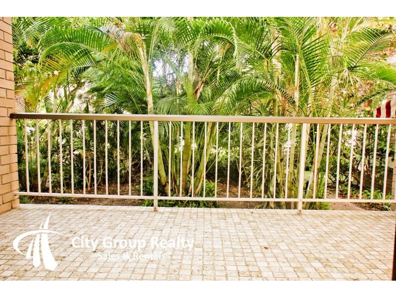 8 Australia Av, Broadbeach QLD 4218