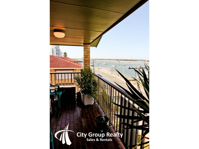 252 Marine Parade, Labrador QLD 4215