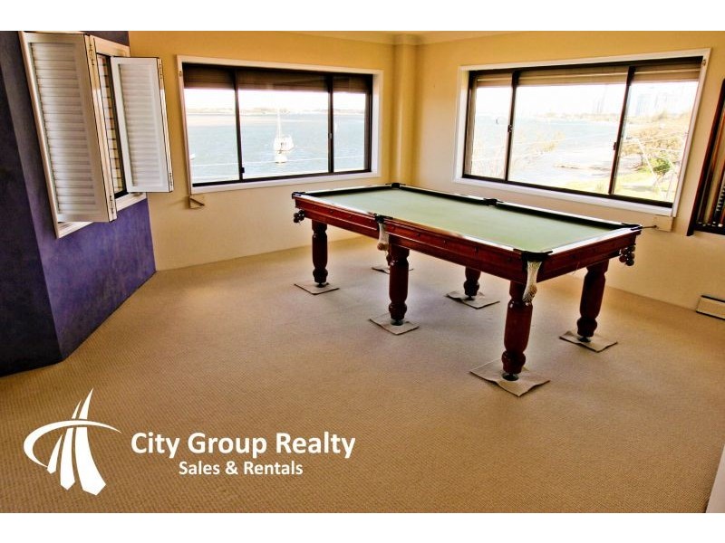 252 Marine Parade, Labrador QLD 4215