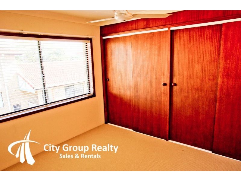 252 Marine Parade, Labrador QLD 4215