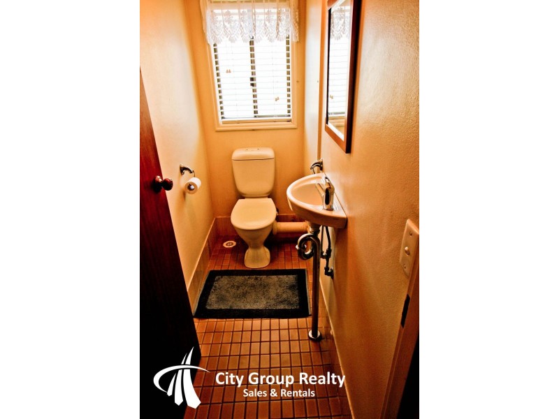 252 Marine Parade, Labrador QLD 4215