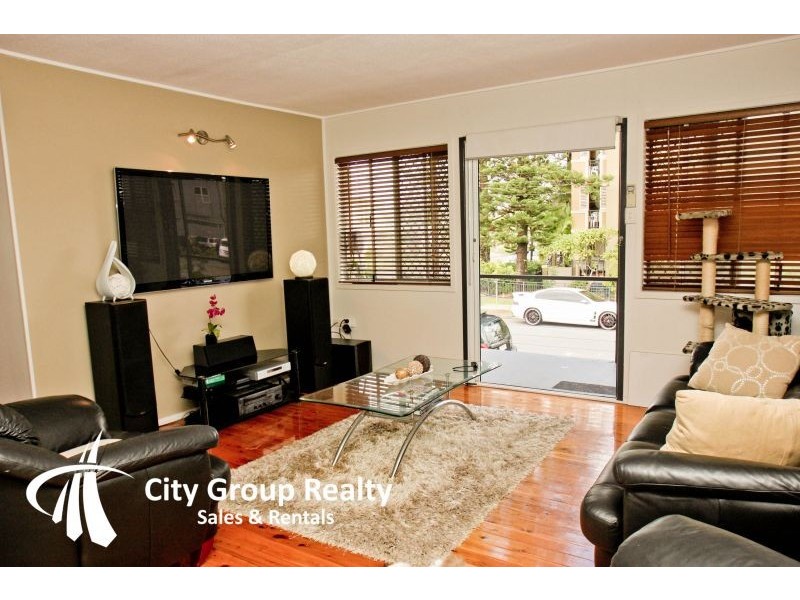 15 Wave Street, Mermaid Beach QLD 4218