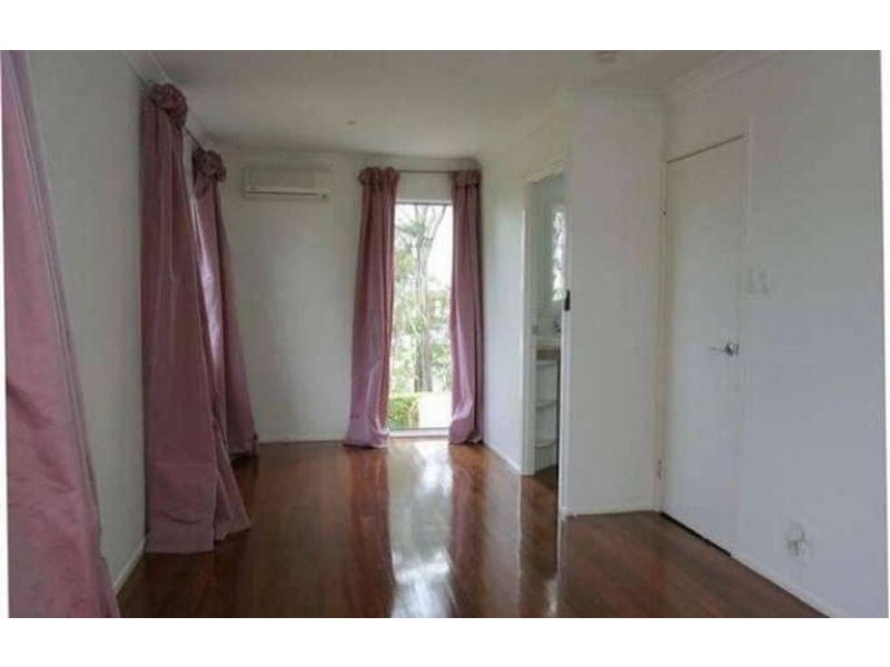 10 Cooper Parade, Southport QLD 4215