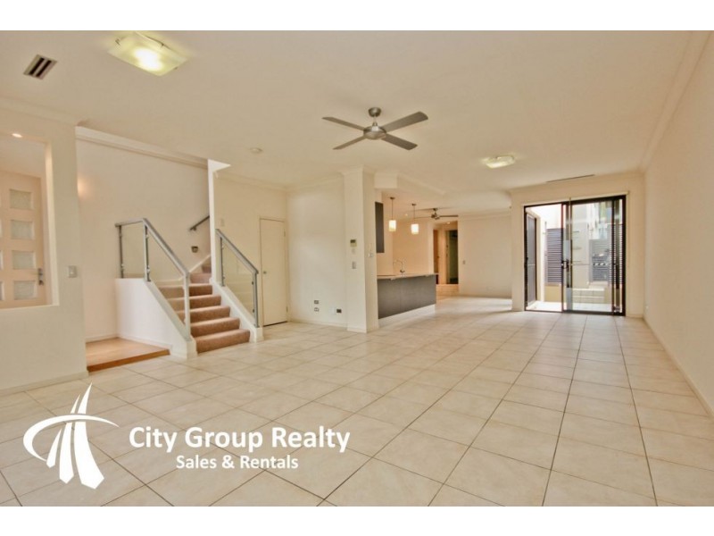 3104 The Boulevard, Carrara QLD 4211