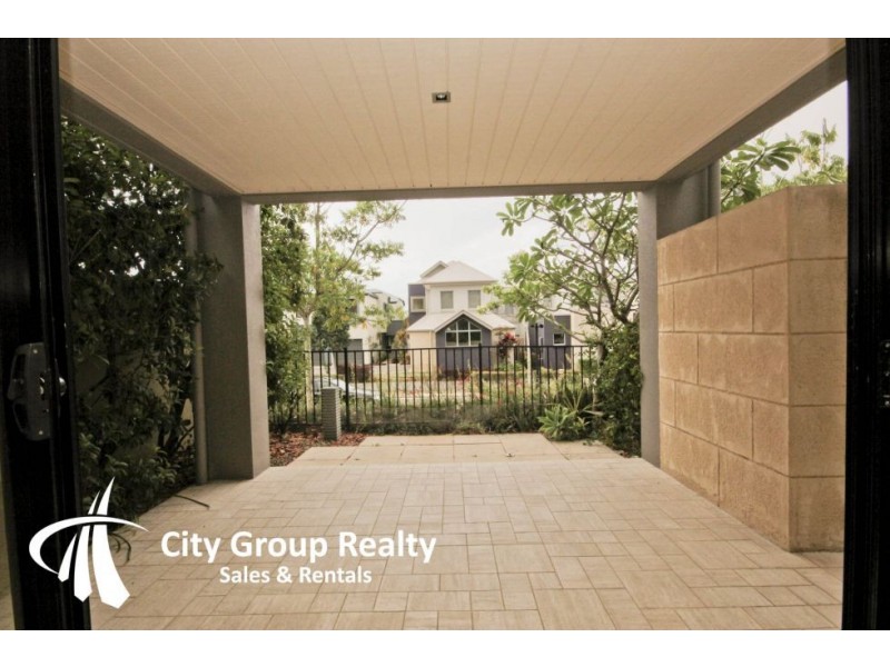 3104 The Boulevard, Carrara QLD 4211