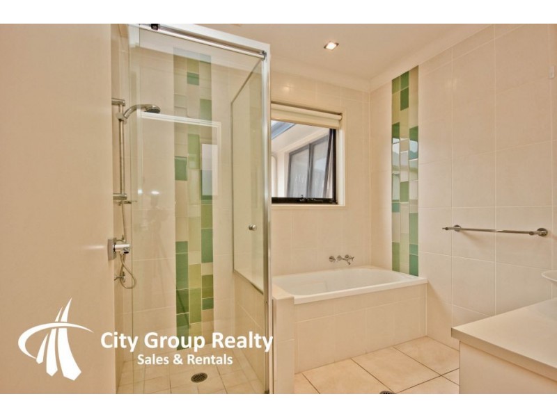 3104 The Boulevard, Carrara QLD 4211