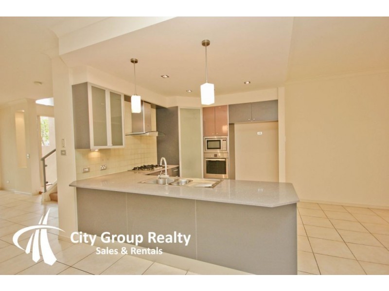 3104 The Boulevard, Carrara QLD 4211