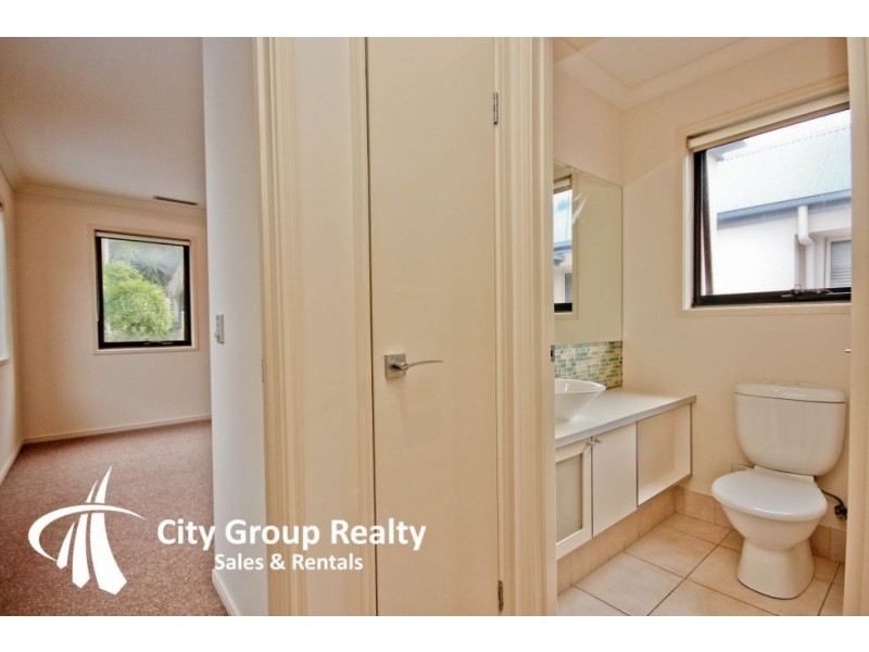 3104 The Boulevard, Carrara QLD 4211