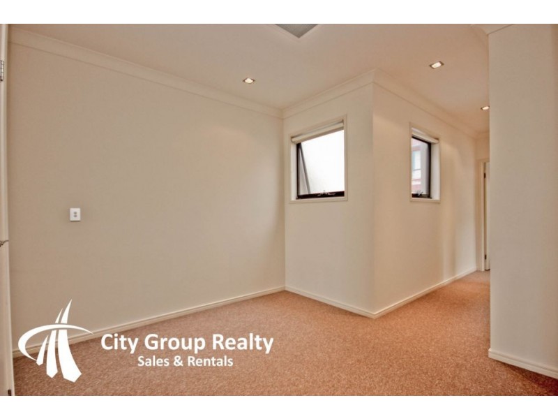 3104 The Boulevard, Carrara QLD 4211
