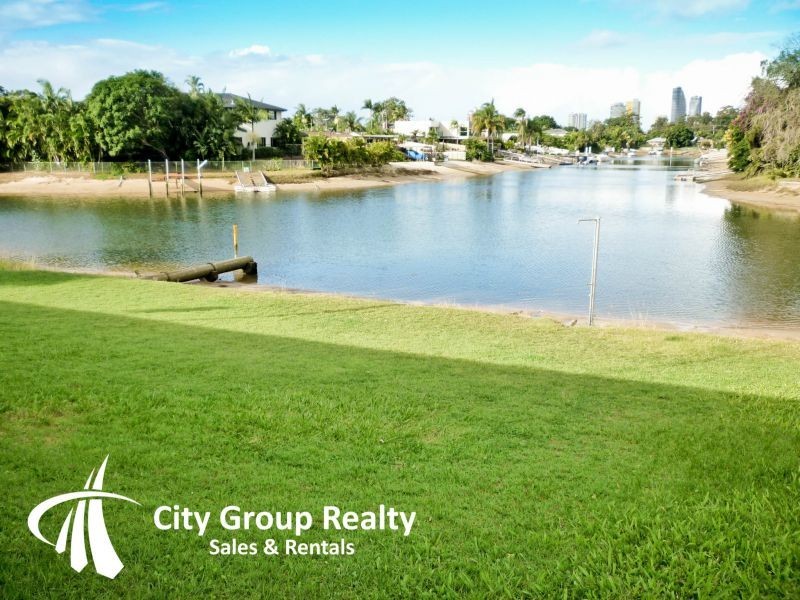 Broadbeach Waters QLD 4218