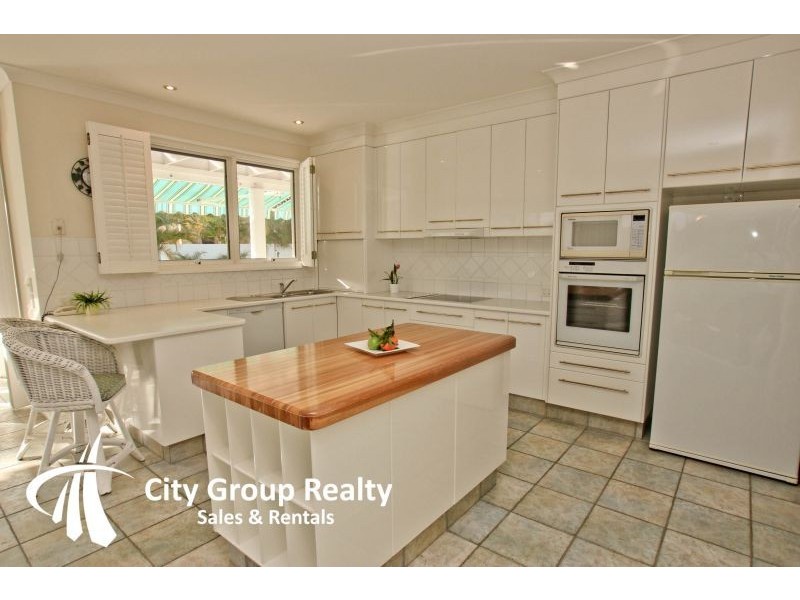 Clear Island Waters QLD 4226