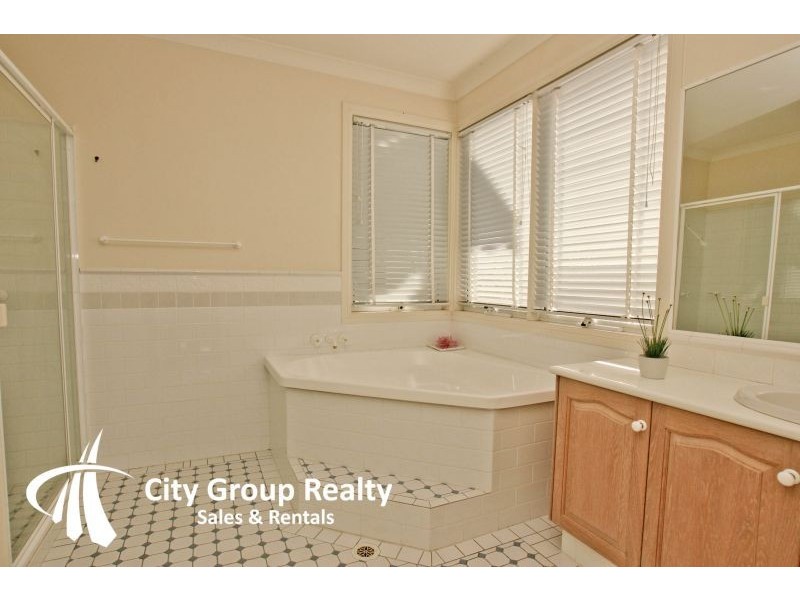 Clear Island Waters QLD 4226