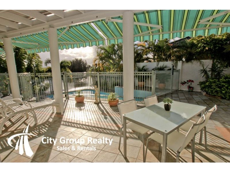 Clear Island Waters QLD 4226