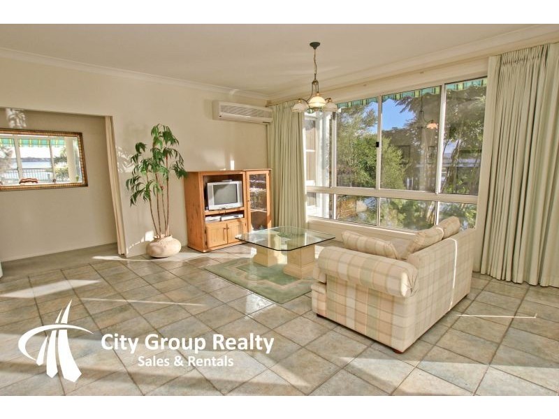 Clear Island Waters QLD 4226