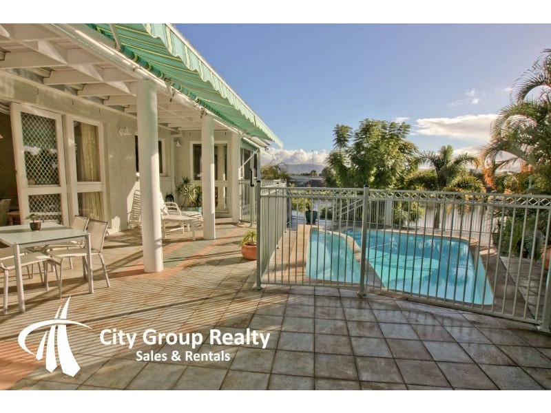 Clear Island Waters QLD 4226