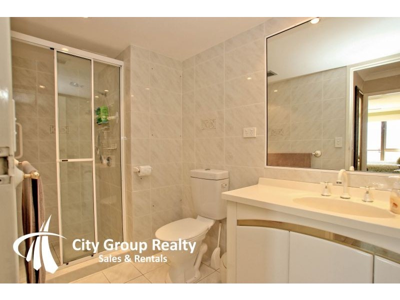 18 Commodore Drive, Surfers Paradise QLD 4217