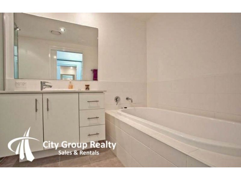 Broadbeach Waters QLD 4218