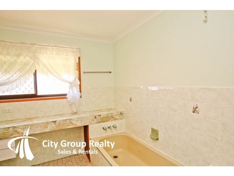 136 Melaleuca Dr, Palm Beach QLD 4221