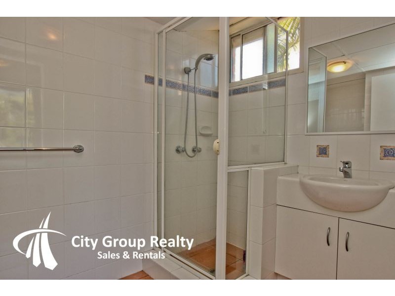 35 Second Avenue, Broadbeach QLD 4218