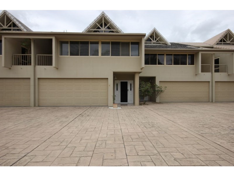 Broadbeach Waters QLD 4218