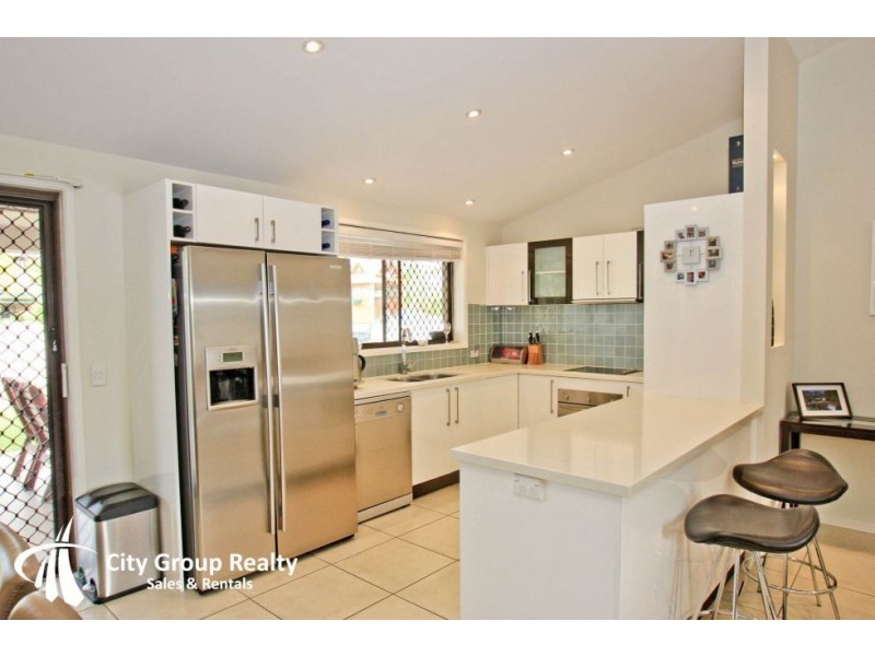 70 Mountain View Avenue, Burleigh Waters QLD 4220