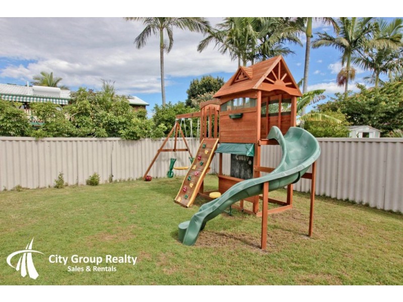 70 Mountain View Avenue, Burleigh Waters QLD 4220