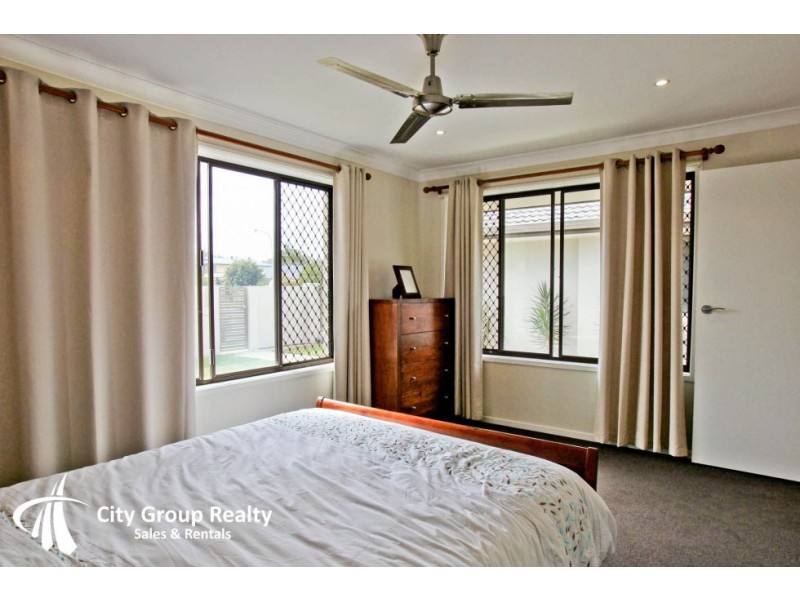 70 Mountain View Avenue, Burleigh Waters QLD 4220