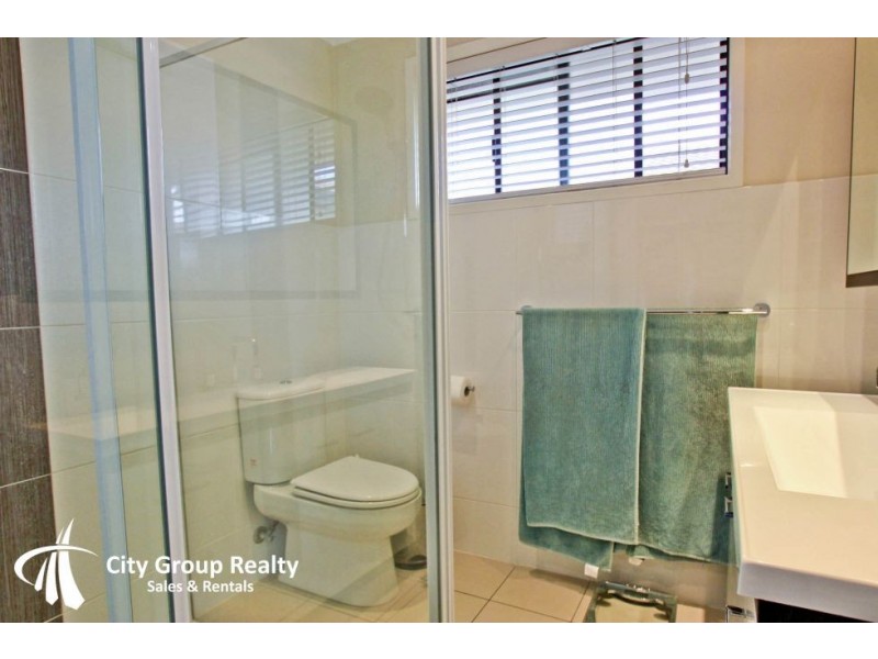 70 Mountain View Avenue, Burleigh Waters QLD 4220