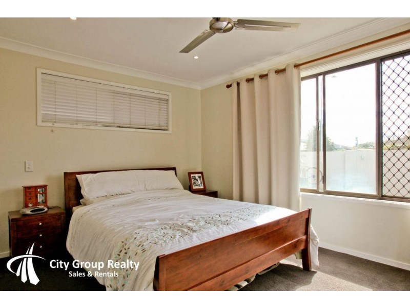 70 Mountain View Avenue, Burleigh Waters QLD 4220