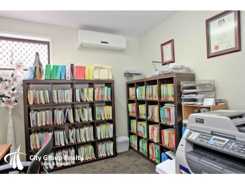 70 Mountain View Avenue, Burleigh Waters QLD 4220