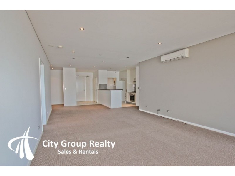 4 Como Cres, Southport QLD 4215