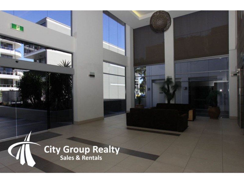 4 Como Cres, Southport QLD 4215