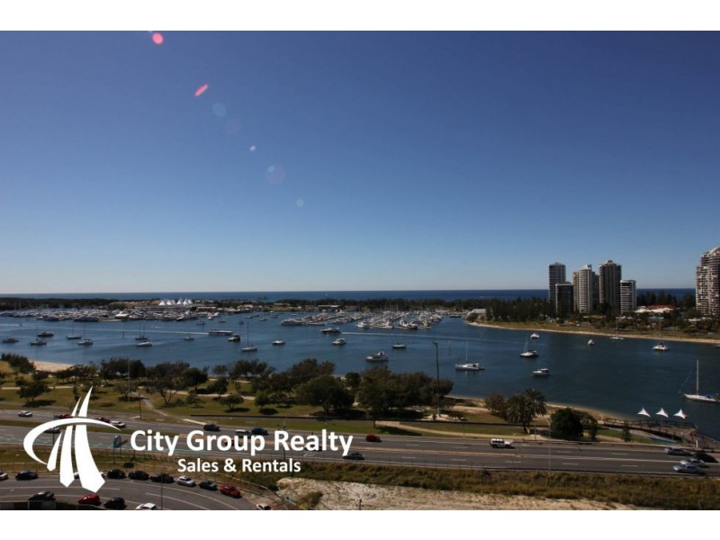 4 Como Cres, Southport QLD 4215