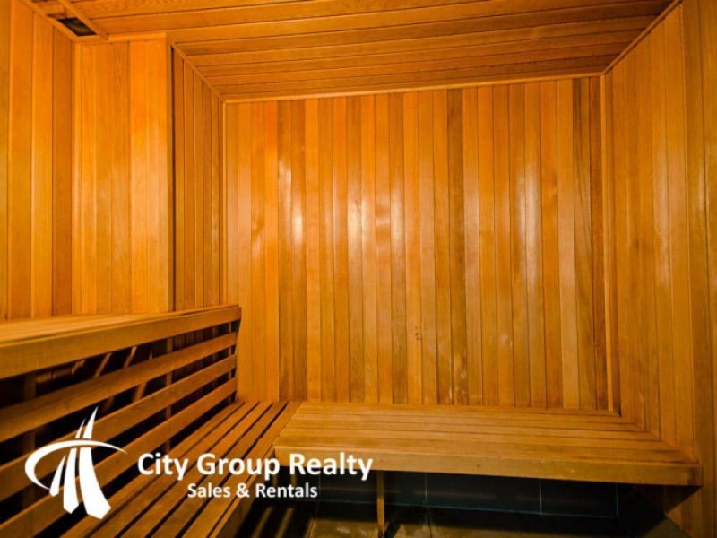 4 Como Cres, Southport QLD 4215