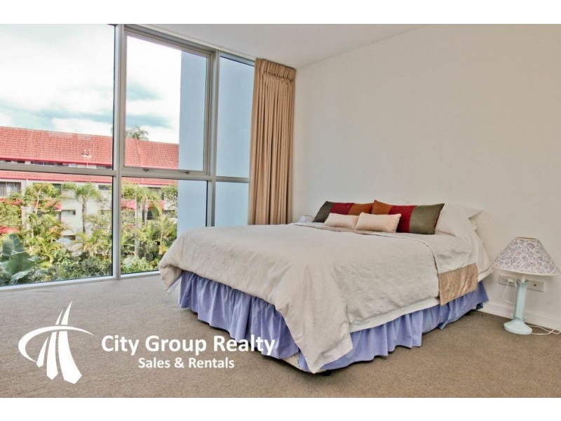18 Enderley Avenue, Surfers Paradise QLD 4217